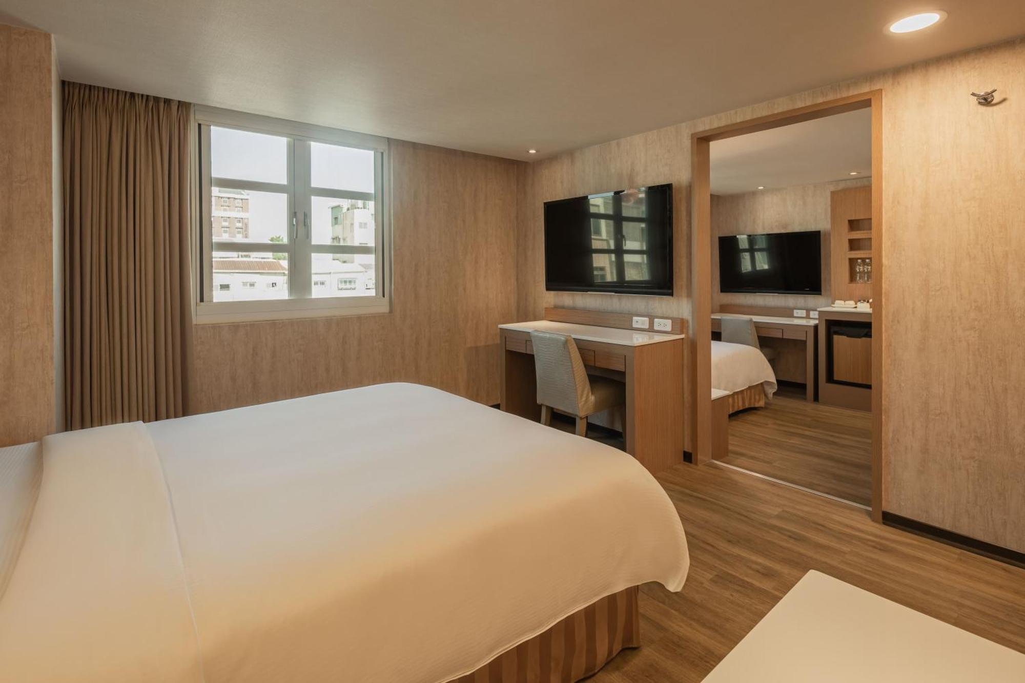 Kindness Hotel - Tainan Chihkan Tower Room photo