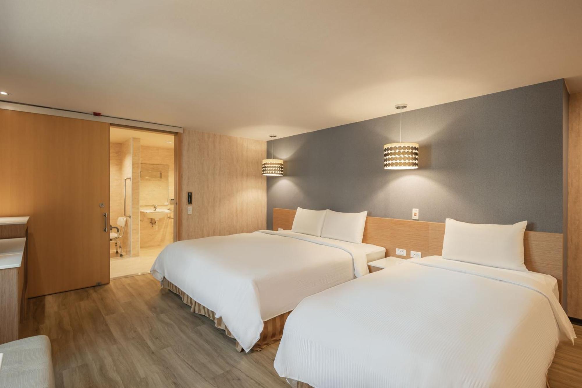 Kindness Hotel - Tainan Chihkan Tower Room photo