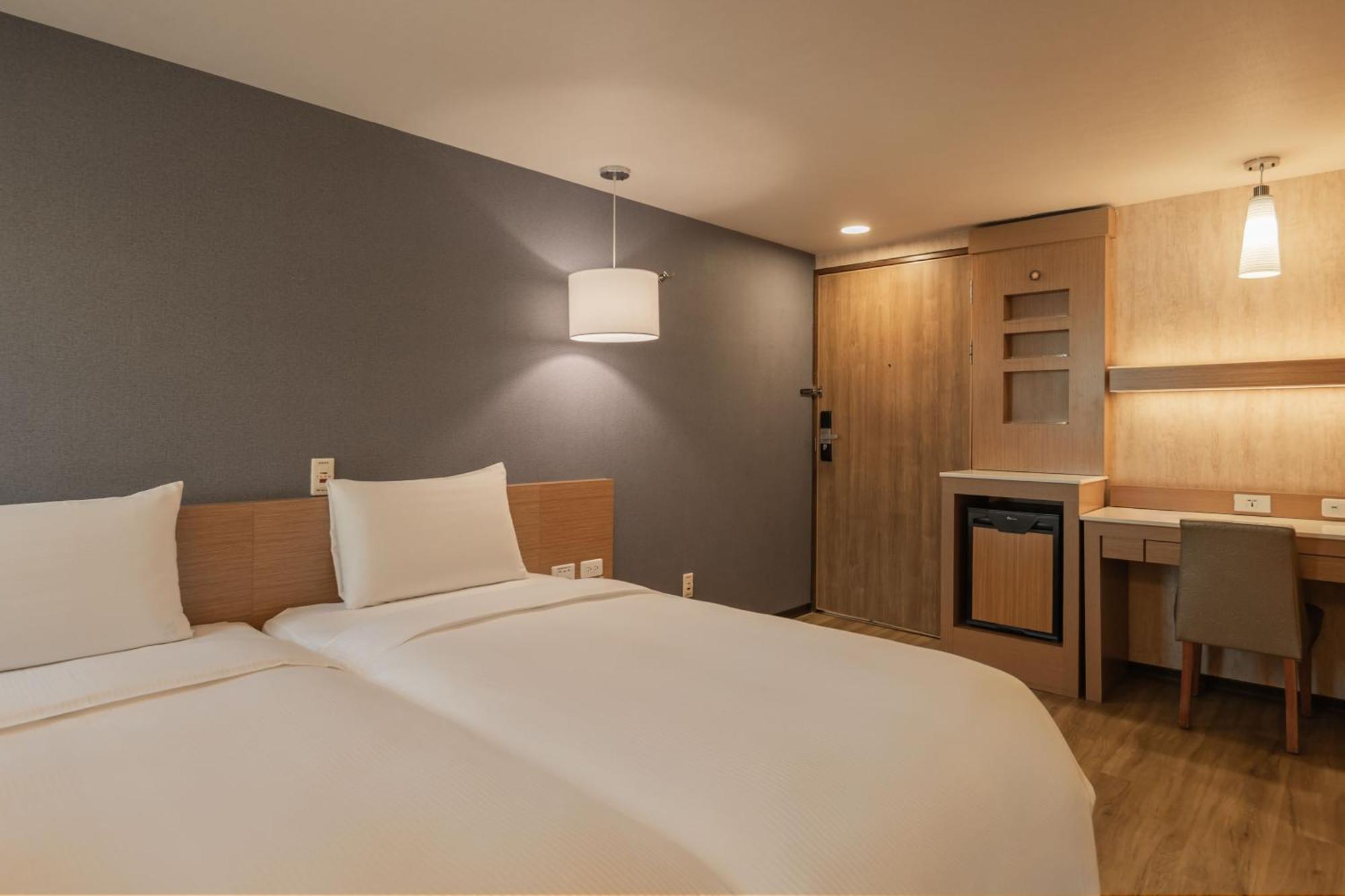 Kindness Hotel - Tainan Chihkan Tower Room photo