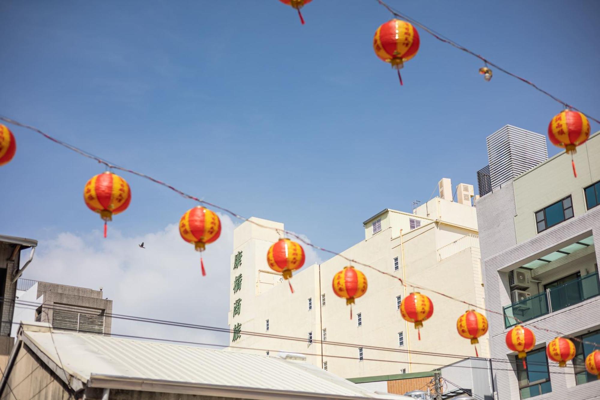 Kindness Hotel - Tainan Chihkan Tower Exterior photo
